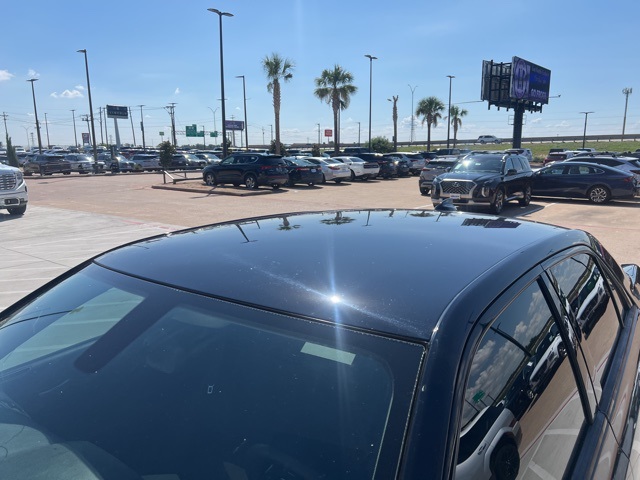2023 Chrysler 300 Touring photo 19