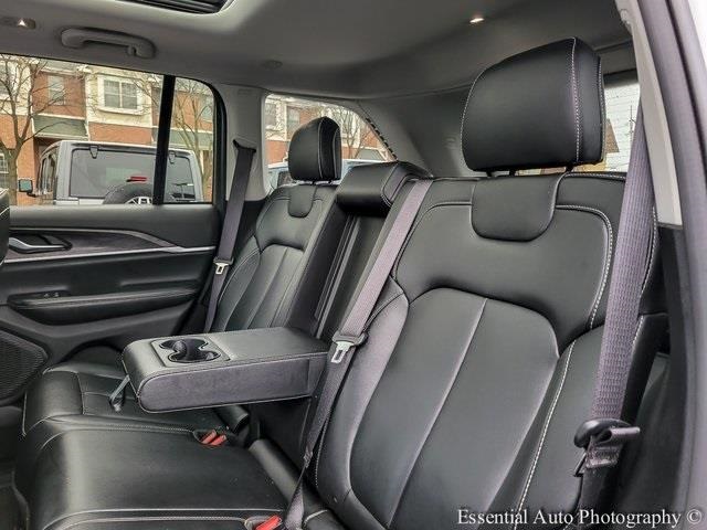 2023 JEEP GRAND CHEROKEE - Image 11