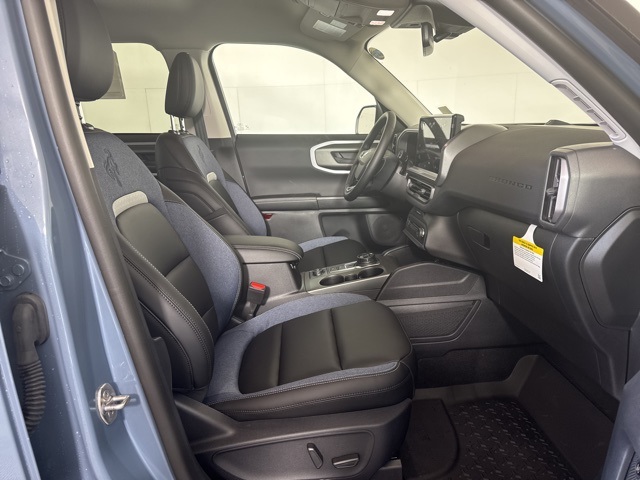2025 Ford Bronco Sport Outer Banks photo 3