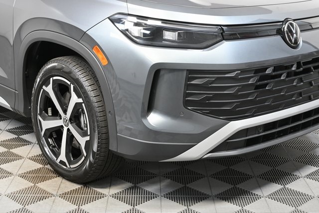 2025 Volkswagen Tiguan SE photo 32