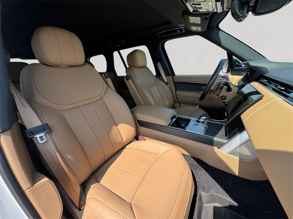 2025 Land Rover Range Rover SE photo 15