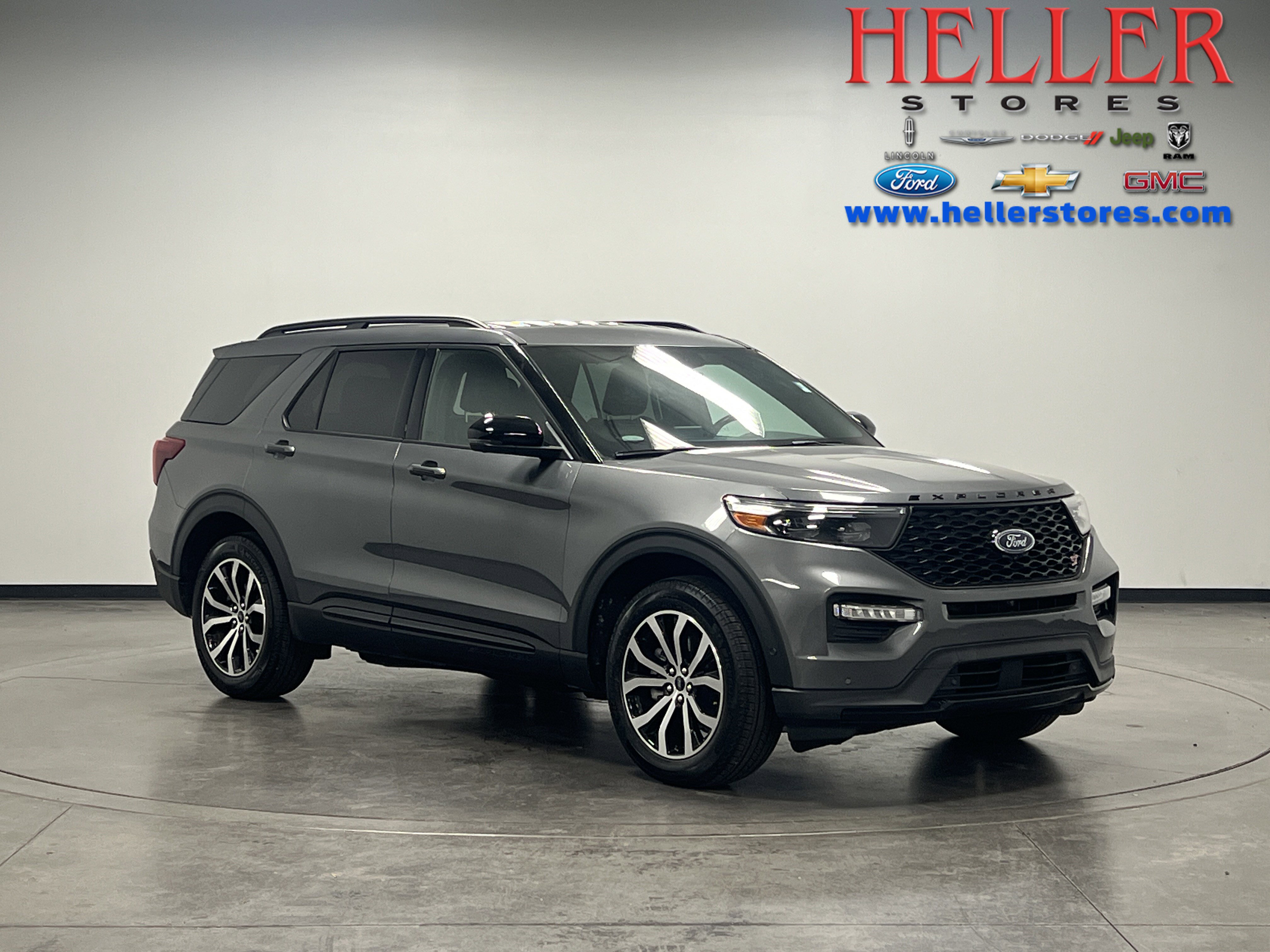 2021 Ford Explorer ST's photo