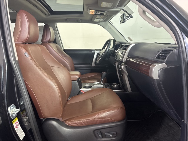 2016 Toyota 4Runner Limited photo 4