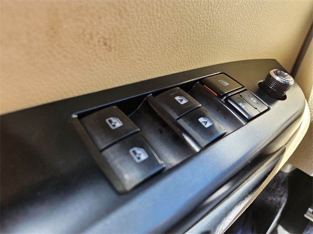 2015 Toyota Highlander XLE photo 29
