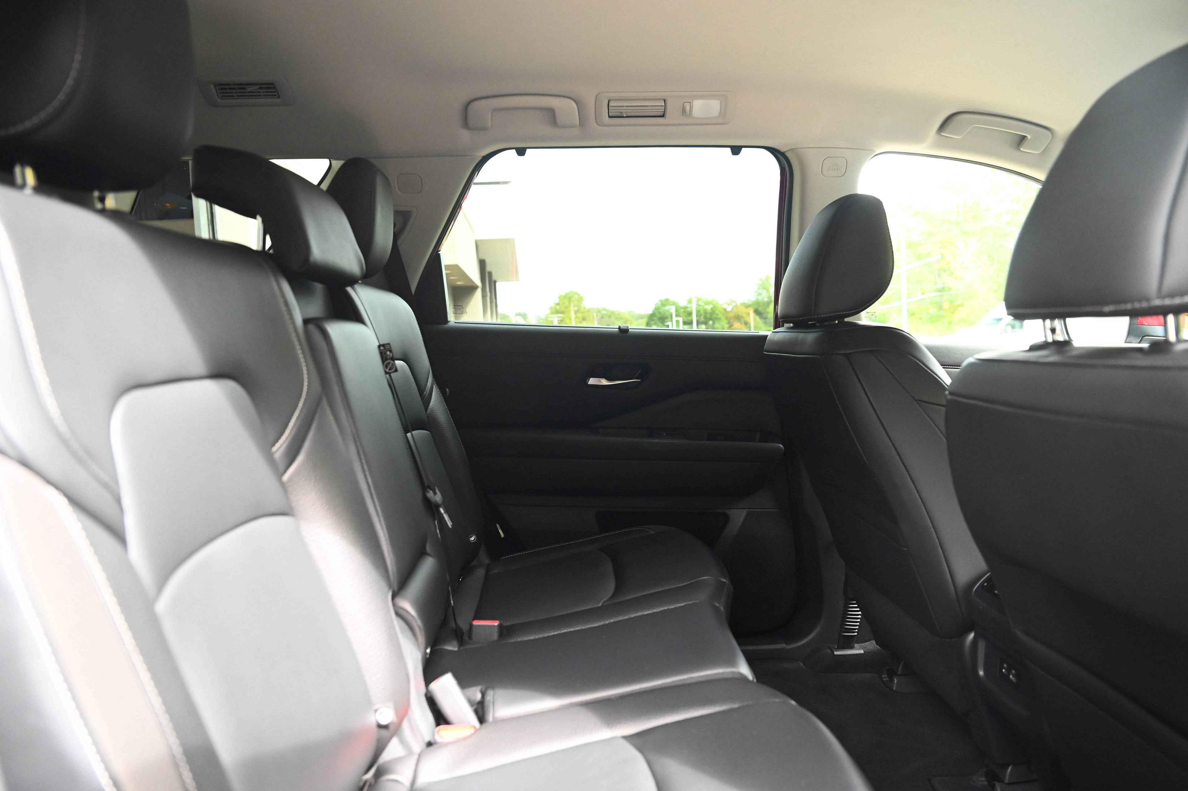 2022 Nissan Pathfinder SL photo 23