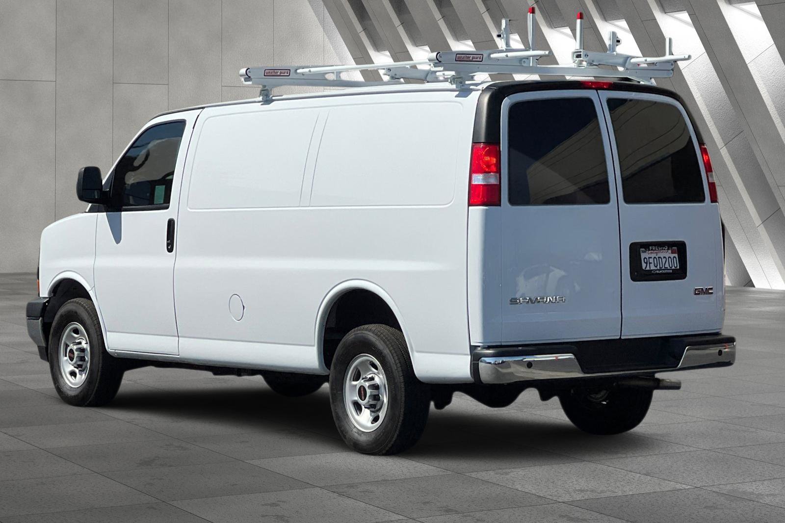 2023 Gmc Savana Cargo 2500 photo 4