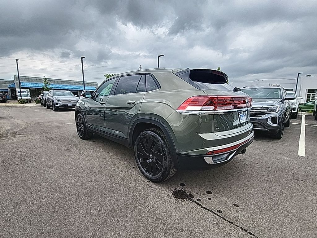 2025 Volkswagen Atlas Cross Sport SE Technology photo 3