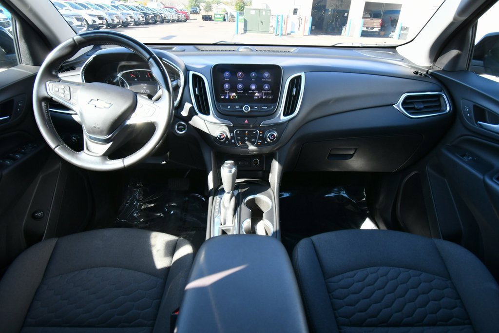 2020 Chevrolet Equinox LT photo 2