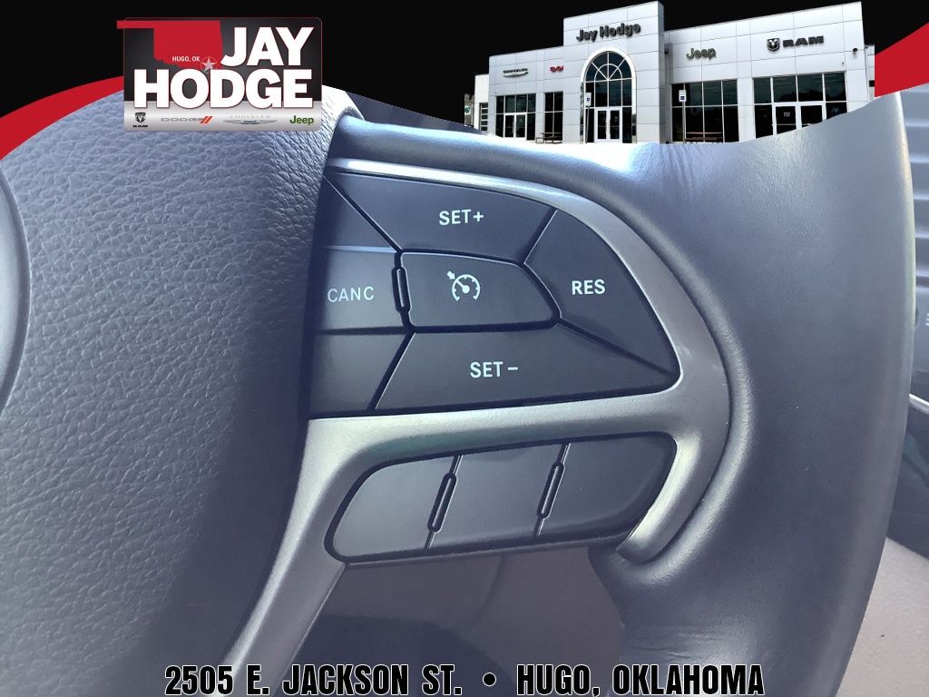 2022 Jeep Cherokee Laredo photo 10