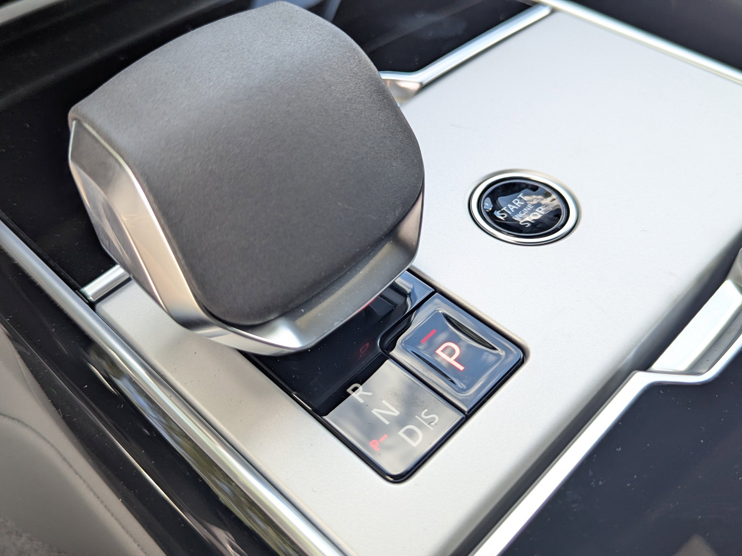 2025 Land Rover Range Rover SE photo 29