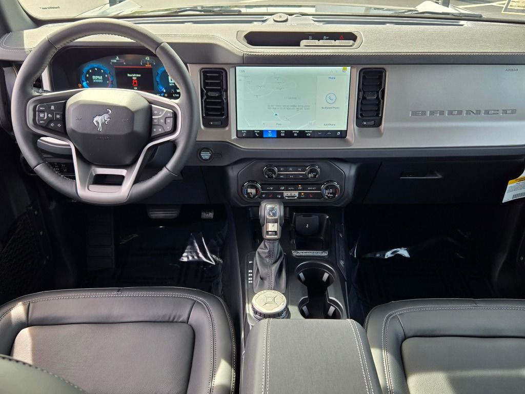 2025 Ford Bronco Outer Banks photo 15