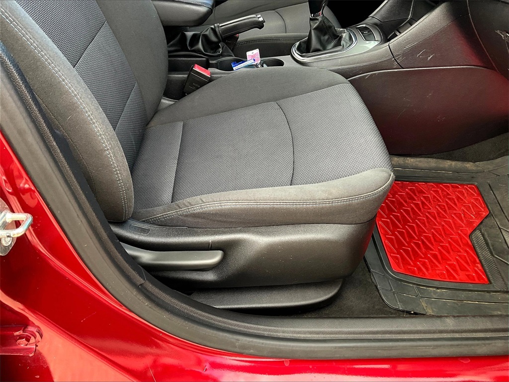 2018 Chevrolet Cruze LT photo 30