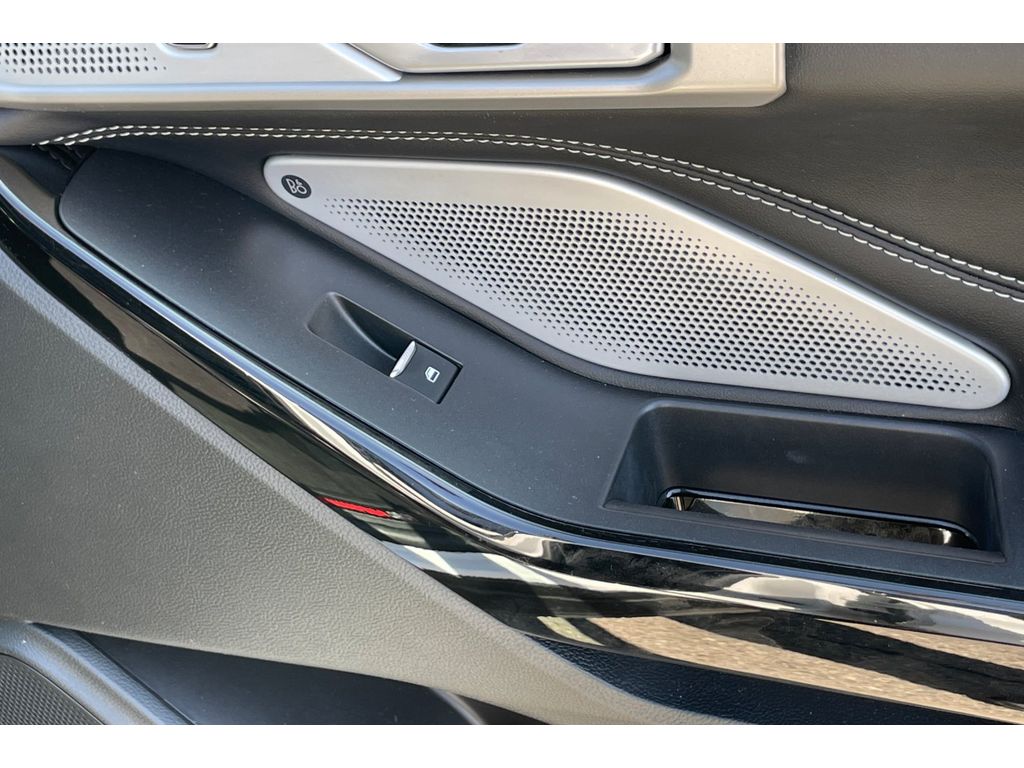 2023 Ford Explorer ST photo 22