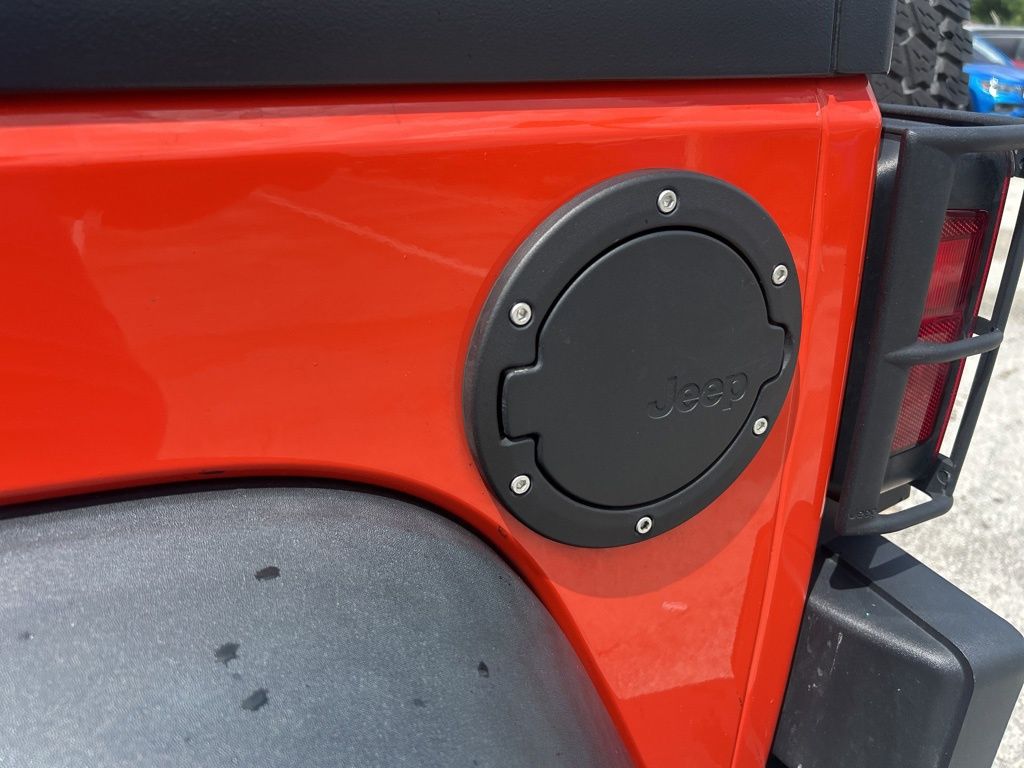 2015 Jeep Wrangler Unlimited Sport photo 18