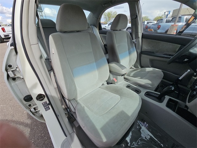 2004 Kia Spectra Base photo 7