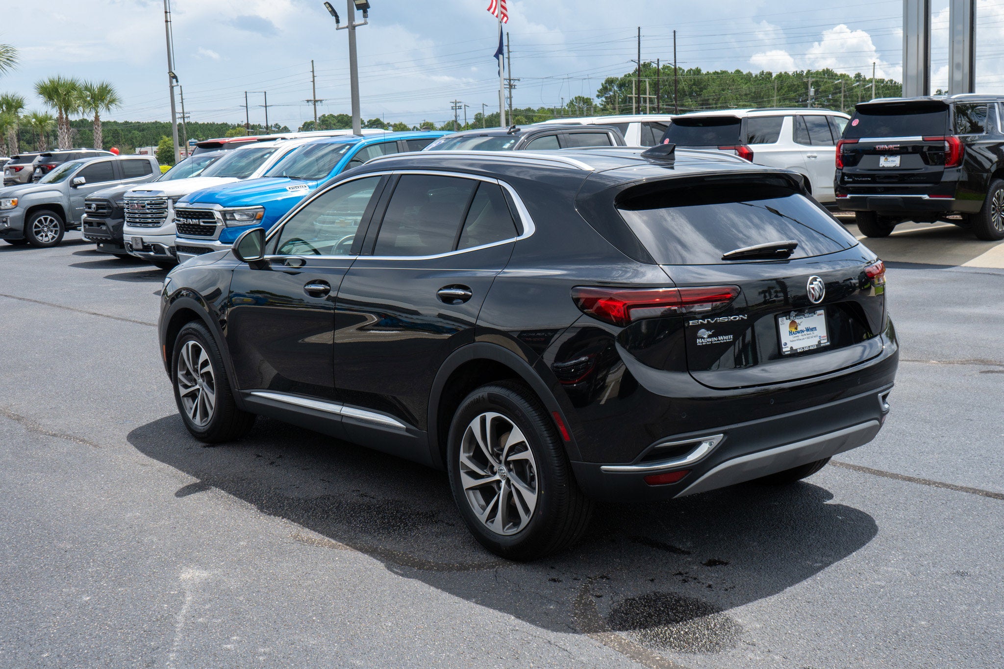 2022 Buick Envision Essence photo 3