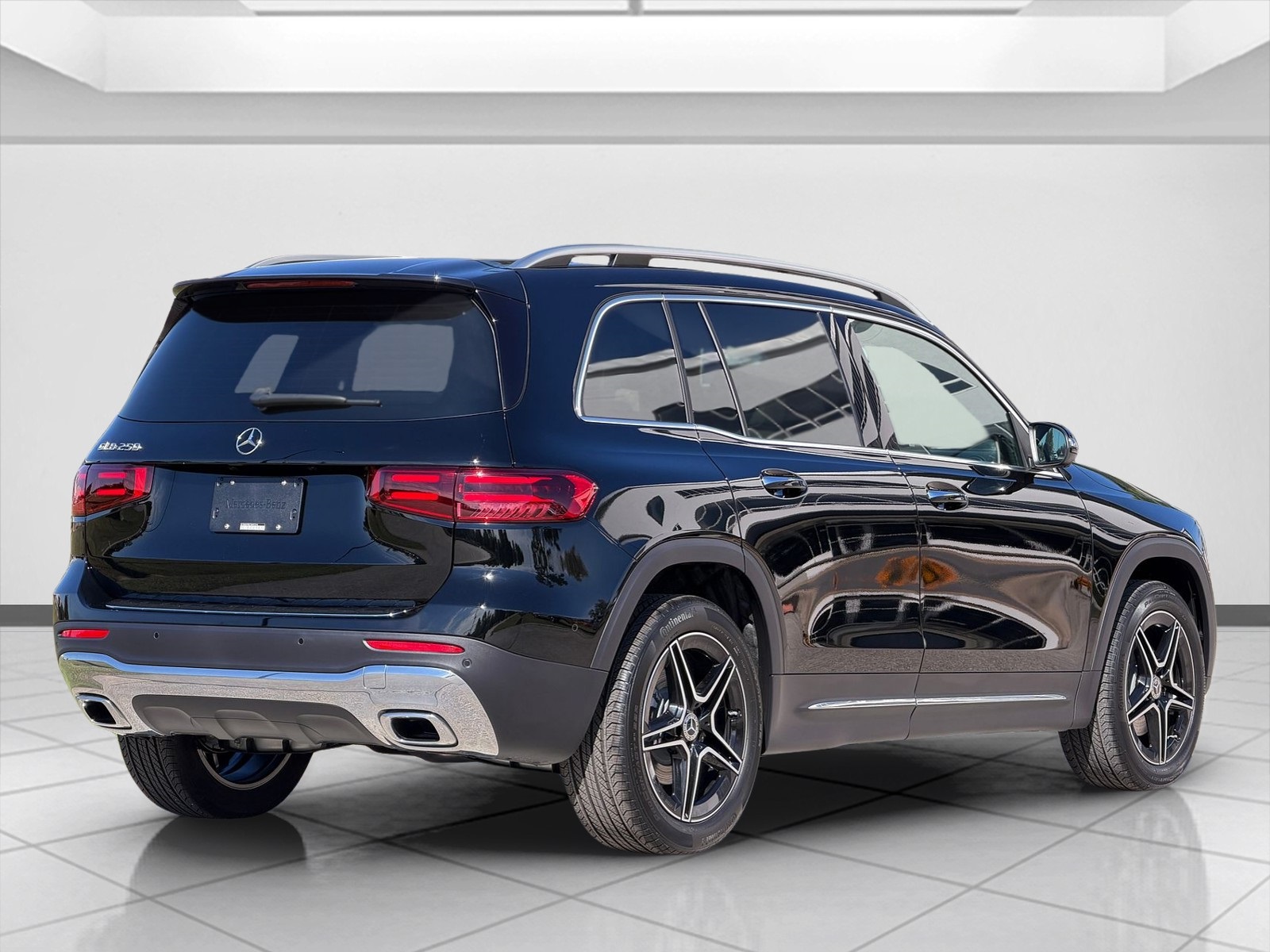 2026 Mercedes Benz GLB 250 photo 3