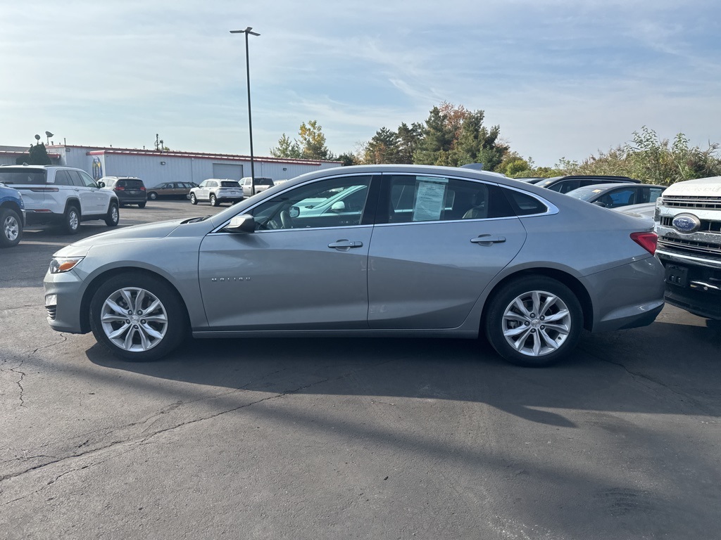 2024 Chevrolet Malibu 1LT photo 2
