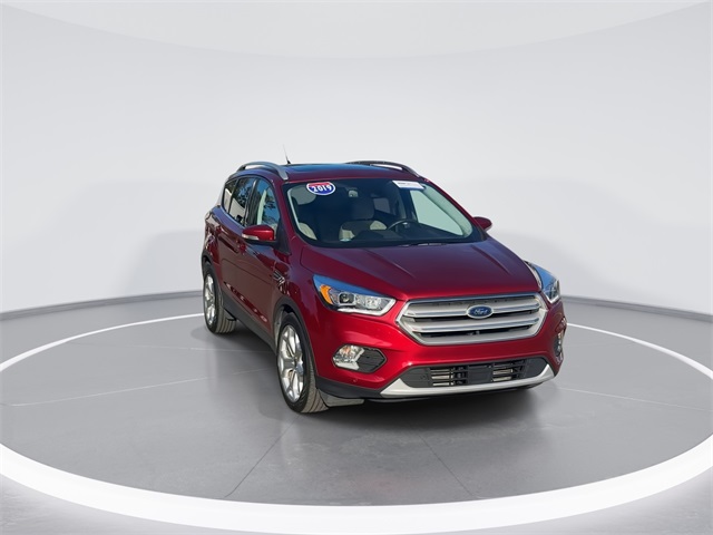 2019 Ford Escape Titanium photo 2