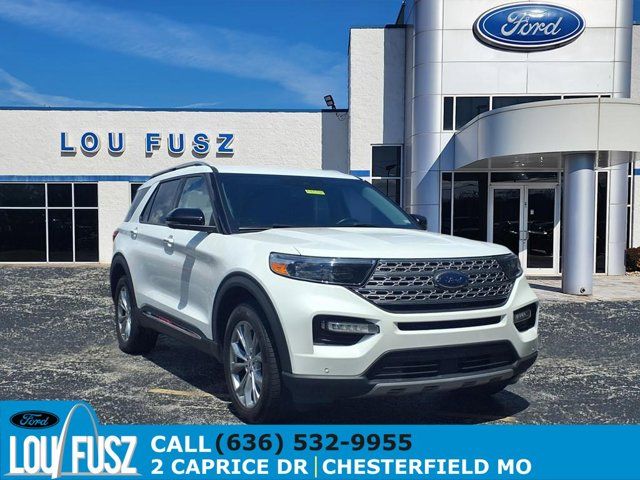 2022 Ford Explorer Limited's photo