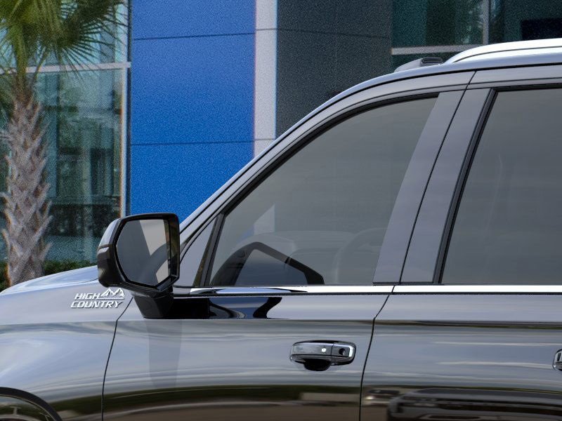 2025 Chevrolet Suburban High Country photo 11