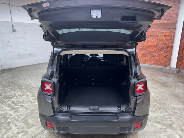 2020 Jeep Renegade Latitude photo 25