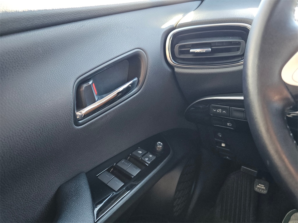 2019 Toyota Prius Prime Plus Premium Advanced photo 27