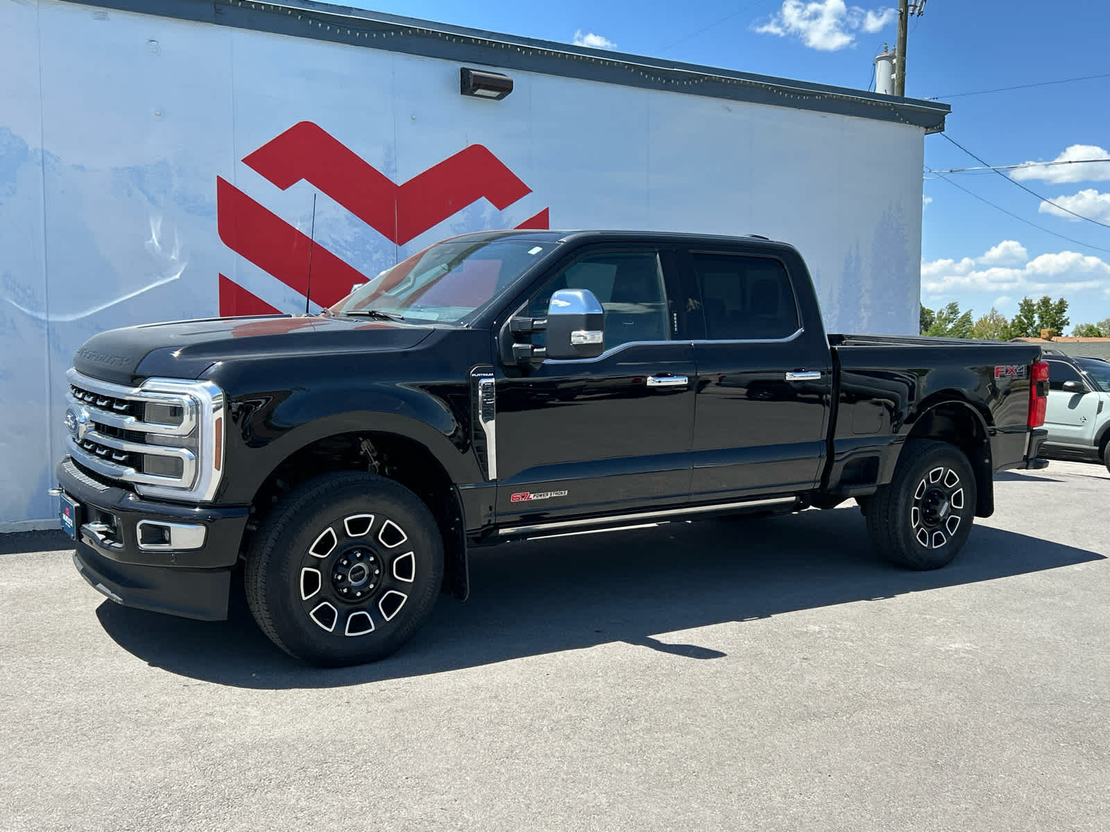 2024 Ford F-350 Super Duty Platinum's photo