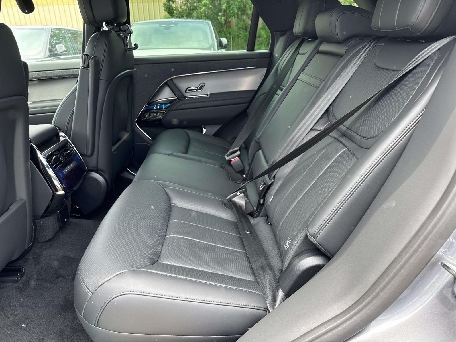 2025 Land Rover Range Rover Sport SE photo 7