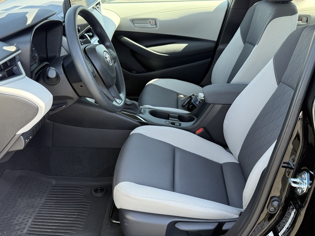 2025 Toyota Corolla LE photo 17