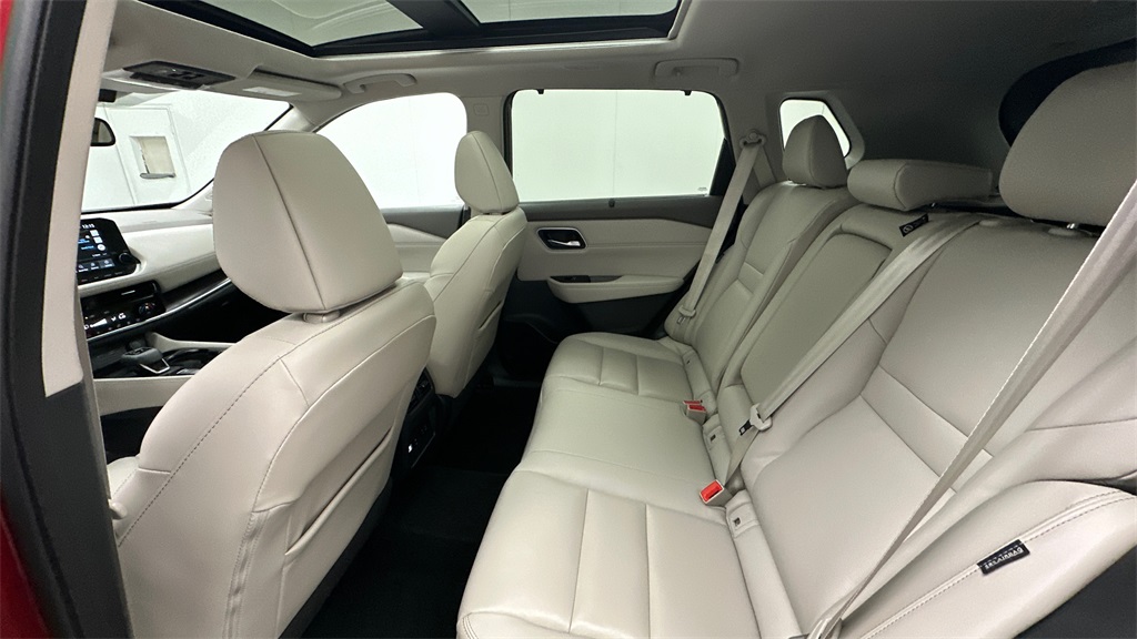 2021 Nissan Rogue SL photo 9