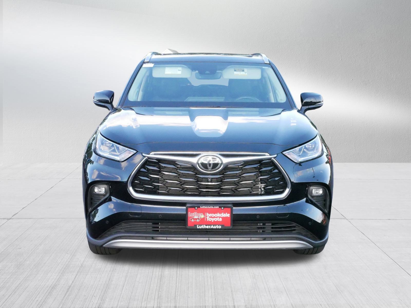 2022 Toyota Highlander Platinum photo 2