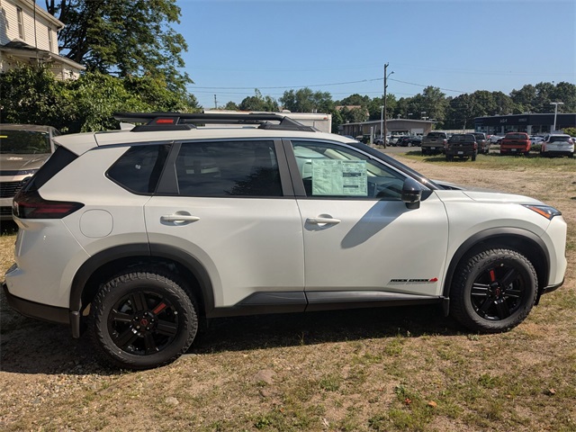 2025 Nissan Rogue SV photo 2