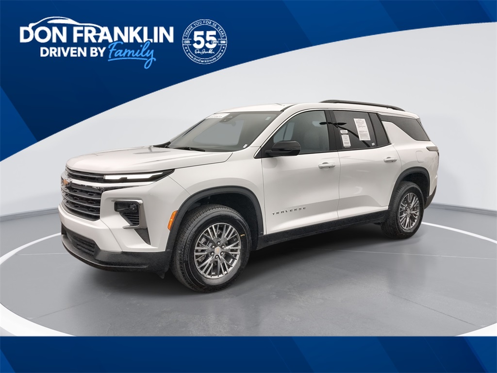 2025 Chevrolet Traverse LT's photo