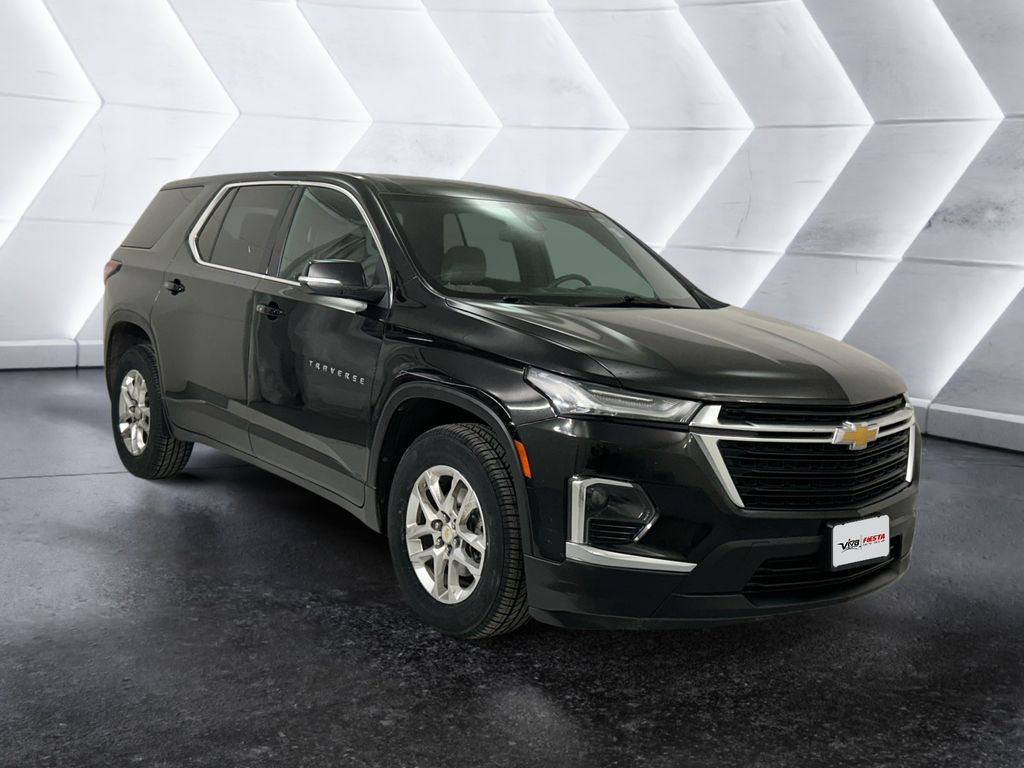 2023 Chevrolet Traverse LS's photo
