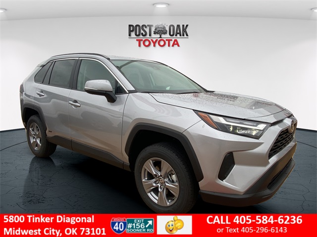 2025 Toyota RAV4 XLE's photo