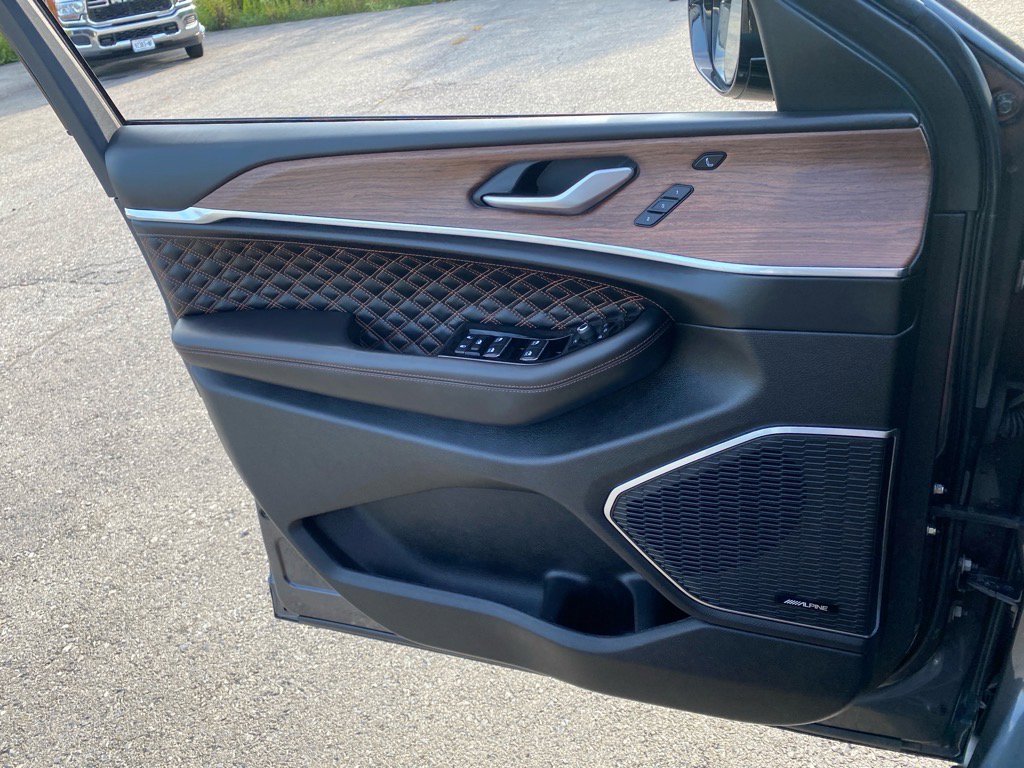 2022 Jeep Grand Cherokee Summit photo 21