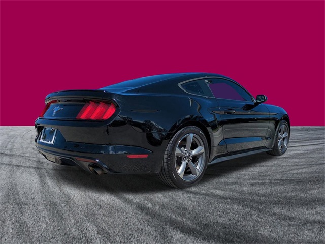 2015 Ford Mustang V6 photo 3