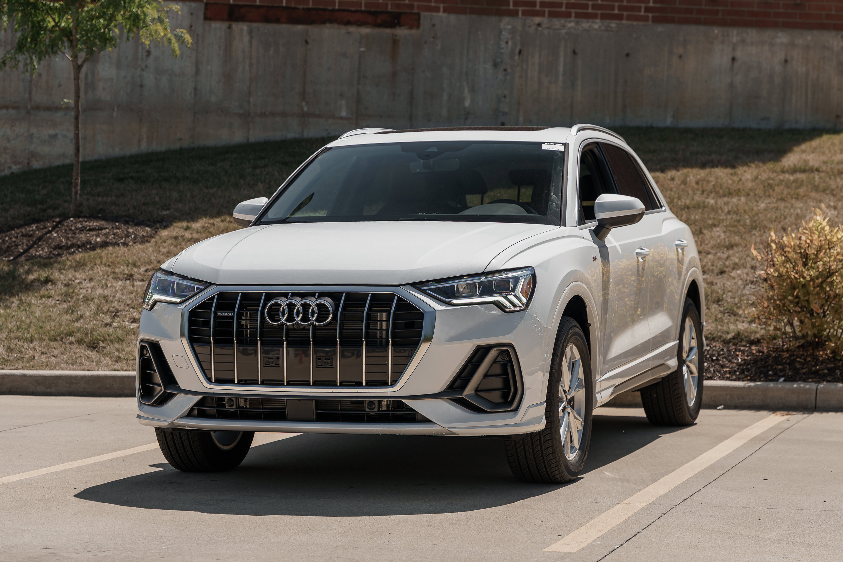 2025 Audi Q3 S line Premium Plus photo 5