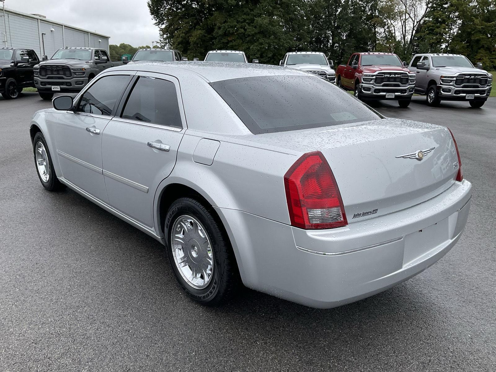 2006 Chrysler 300 Touring photo 8