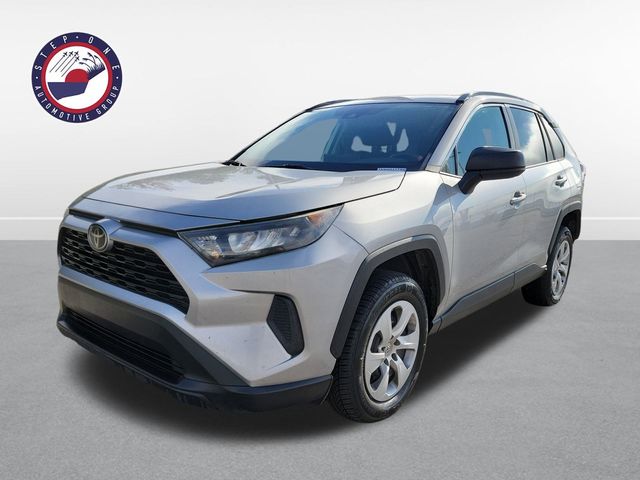 2019 Toyota RAV4 LE photo 2