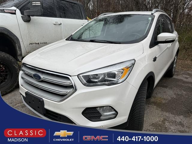 2019 Ford Escape Titanium's photo