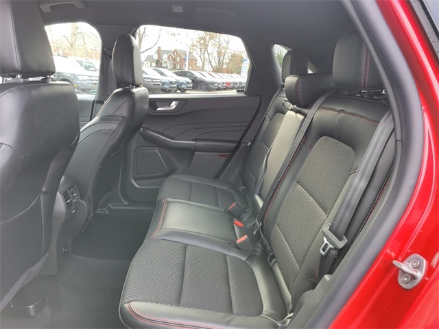 2025 Ford Escape ST-Line photo 3