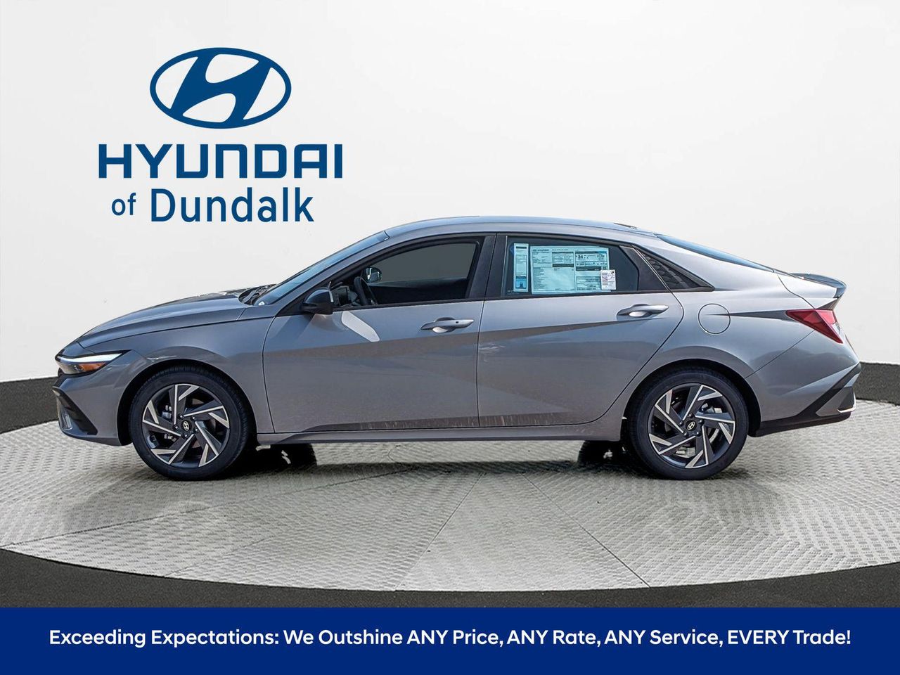 2025 Hyundai Elantra SEL Sport photo 3