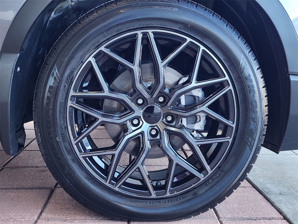 2022 Honda CR-V Hybrid Touring photo 3