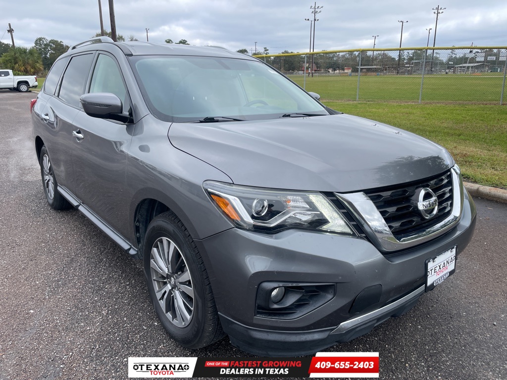 2020 Nissan Pathfinder SV