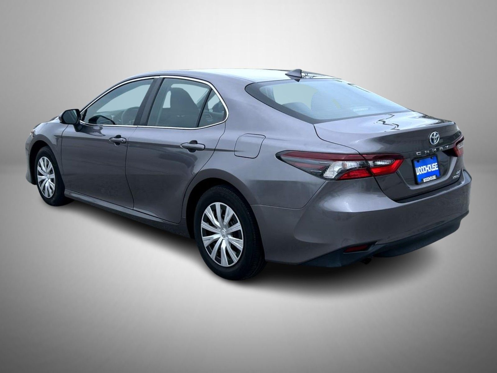 2022 Toyota Camry Hybrid LE photo 4