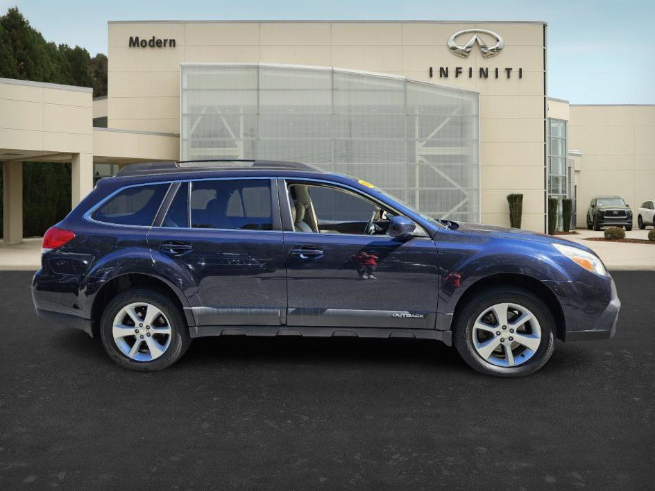2013 Subaru Outback 3.6R Limited photo 3