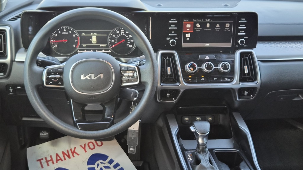 2023 Kia Sorento LX photo 16