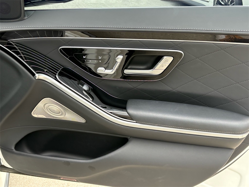 2022 Mercedes Benz S 580 4MATIC photo 5